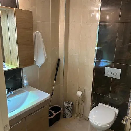 아파트 Esra Apartmet